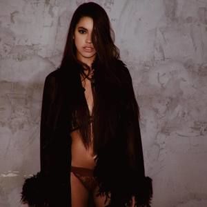 Meet your Posher, Tesia